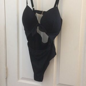 NWT ladies shade & shore swimsuit 36dd